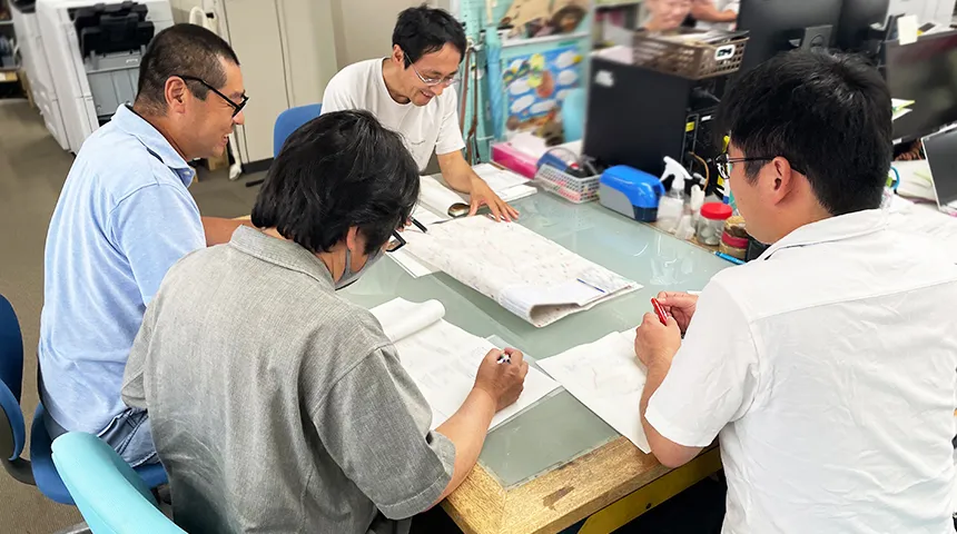 東京調査打ち合わせ中