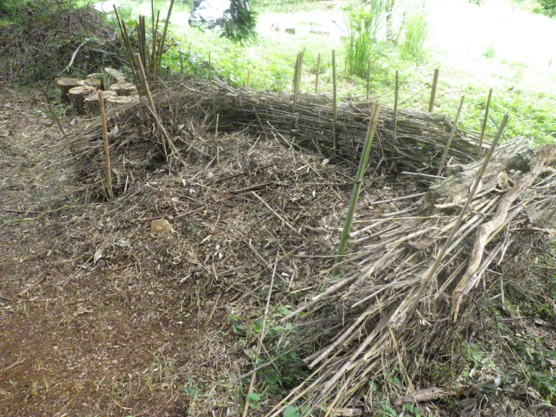 枠に流し込んでいきます。