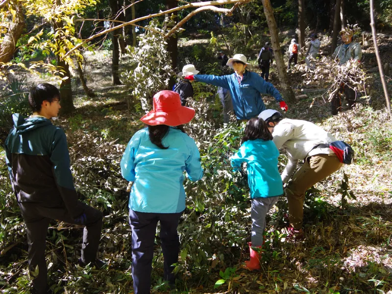 お姉ちゃんも熱心に作業します。